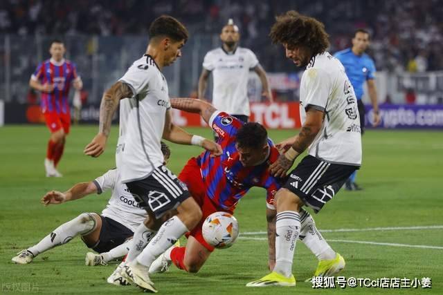 哈珀父亲与AI女球员互动引发球迷热议